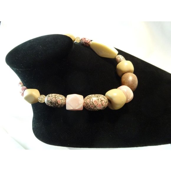 Mixed CHUNKY Beads Statement NECKLACE Pinks Acrylic Artsy 21" adjustable - Picture 4 of 8